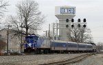 RNCX 105 leads train P075-14 past the signals at Aycock